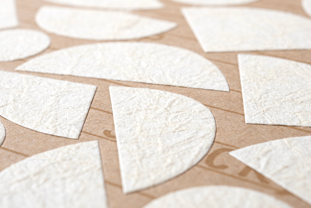 装飾紙を使用した「紙象嵌（かみぞうがん）」技法の年賀状