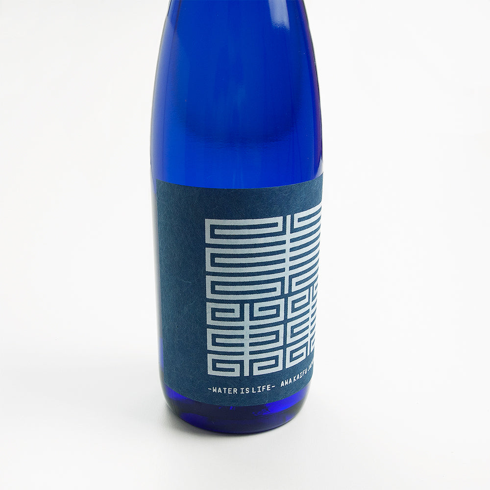 雁皮楮 紺紙 薄口を使った酒ラベル